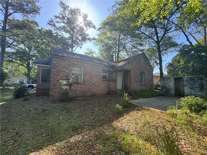 Property Photo:  1727 Eveline Avenue  GA 31204 