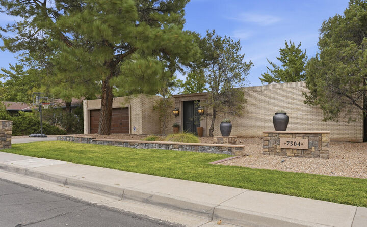 Property Photo:  7504 La Madera Road NE  NM 87109 
