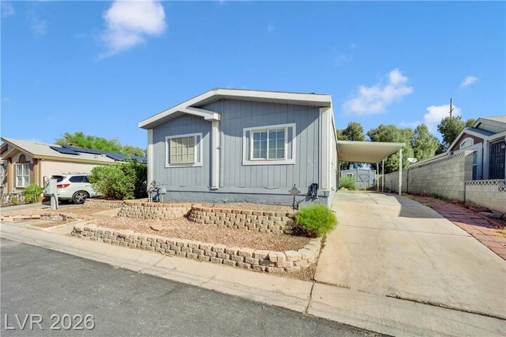 Property Photo: 5914 Sassy Rose Drive NV 89122