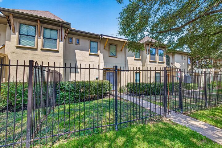 Property Photo:  3410 St Emanuel Street  TX 77004 