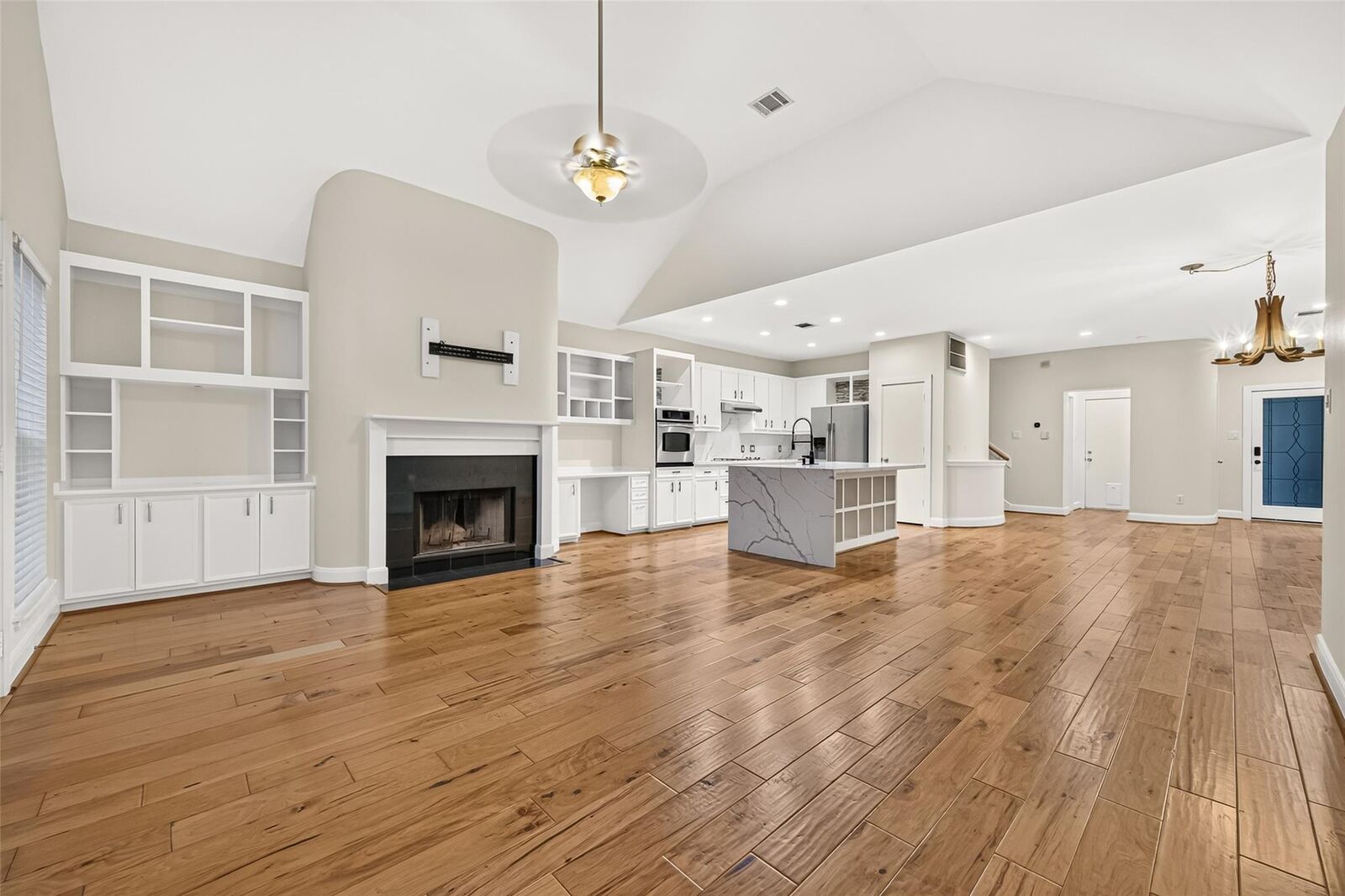 Property Photo:  9817 Marlink  TX 77025 