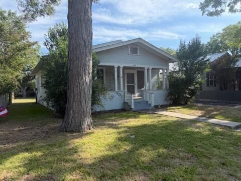 Property Photo: 619 Bismark Street TX 78155
