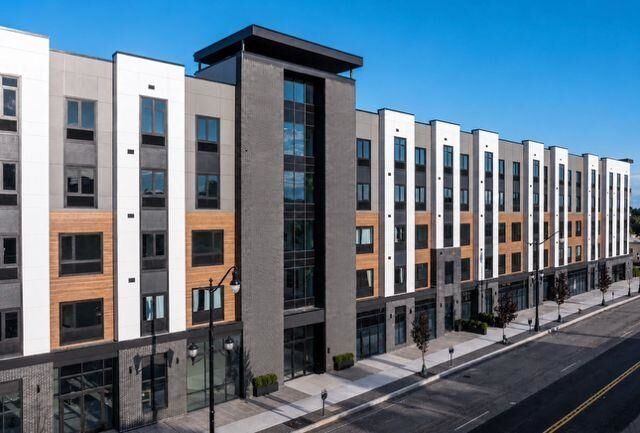 Property Photo:  74-100 Washington Ave 206  NJ 07109 