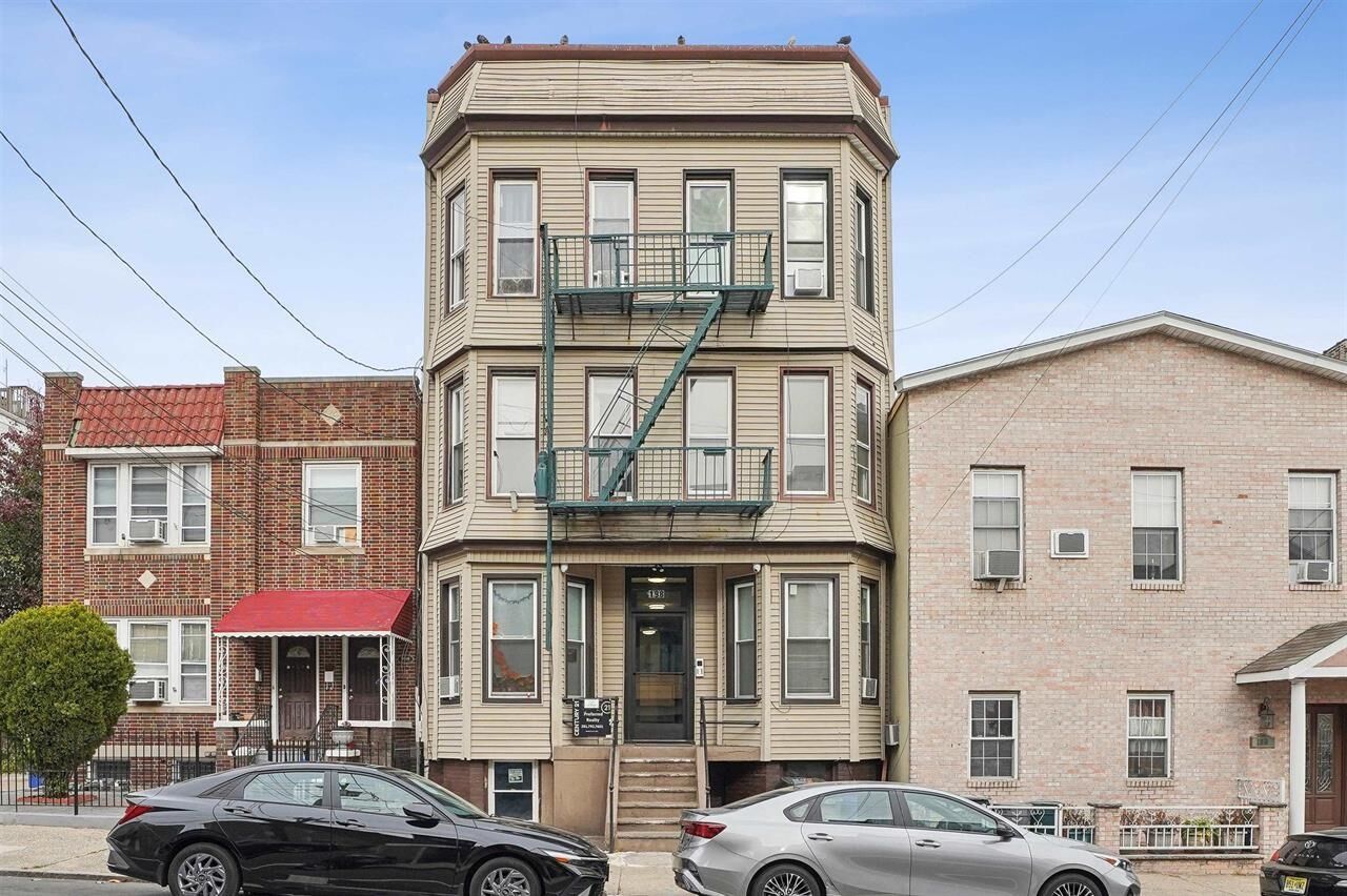 Property Photo: 198 Griffith St 1L NJ 07307