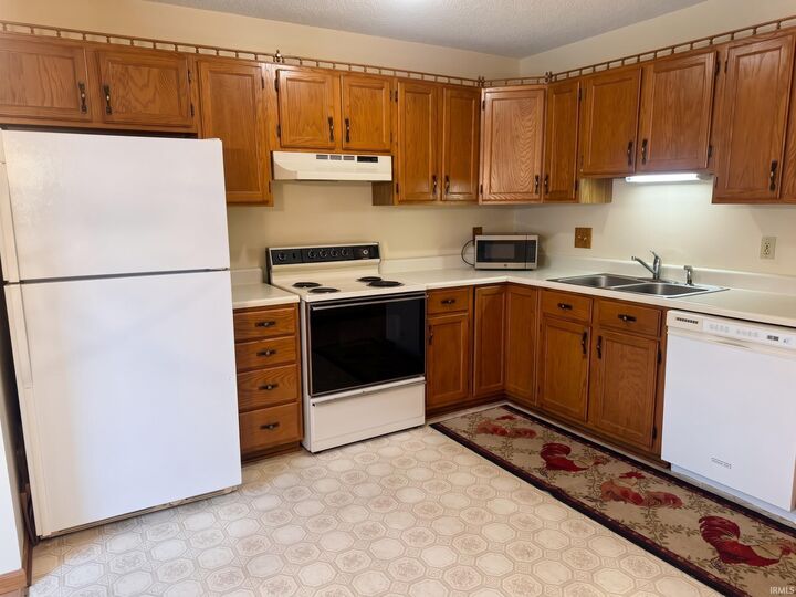 Property Photo:  2919 Squire Lane  IN 47715 