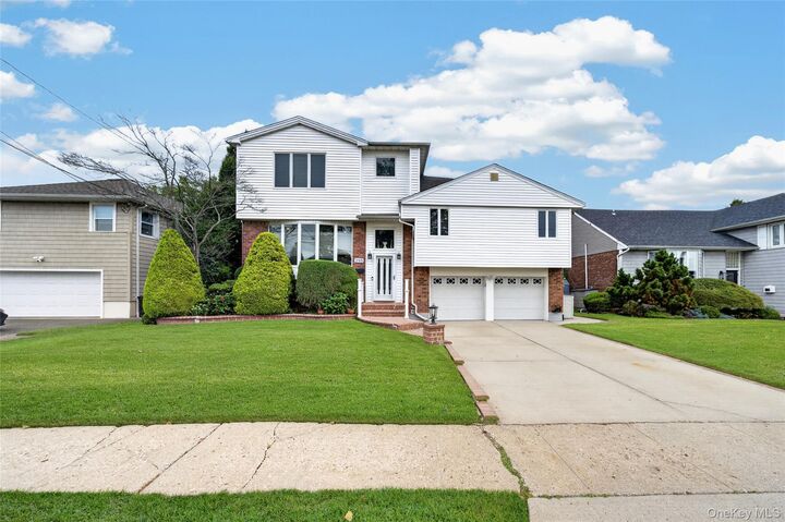Property Photo: 395 Bunker Drive NY 11572