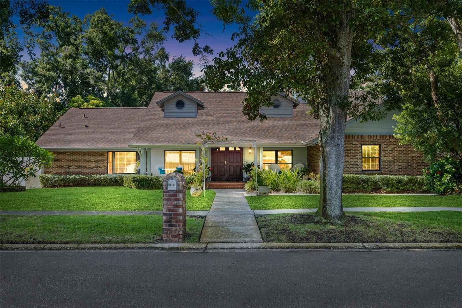 Property Photo: 2707 Westchester Drive N FL 33761