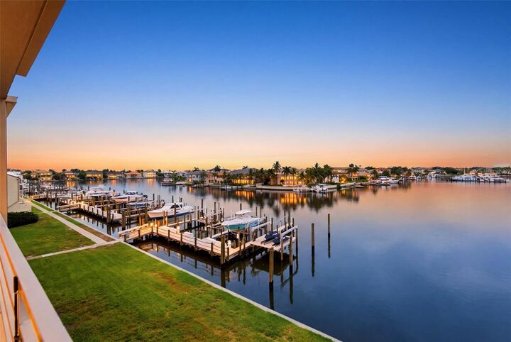 Property Photo:  2775 Kipps Colony Drive S 305  FL 33707 