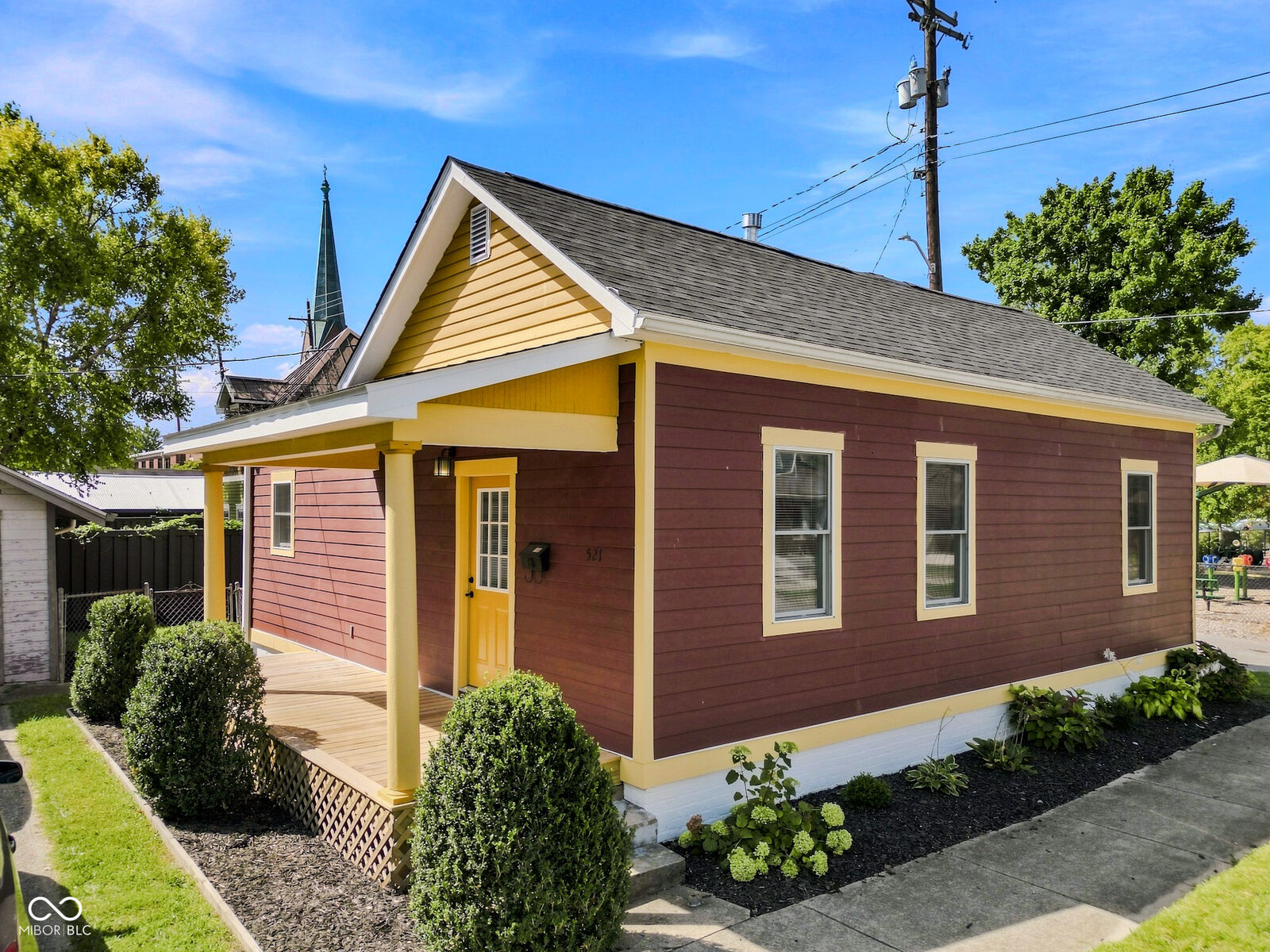 Property Photo: 521 8th Street IN 47201