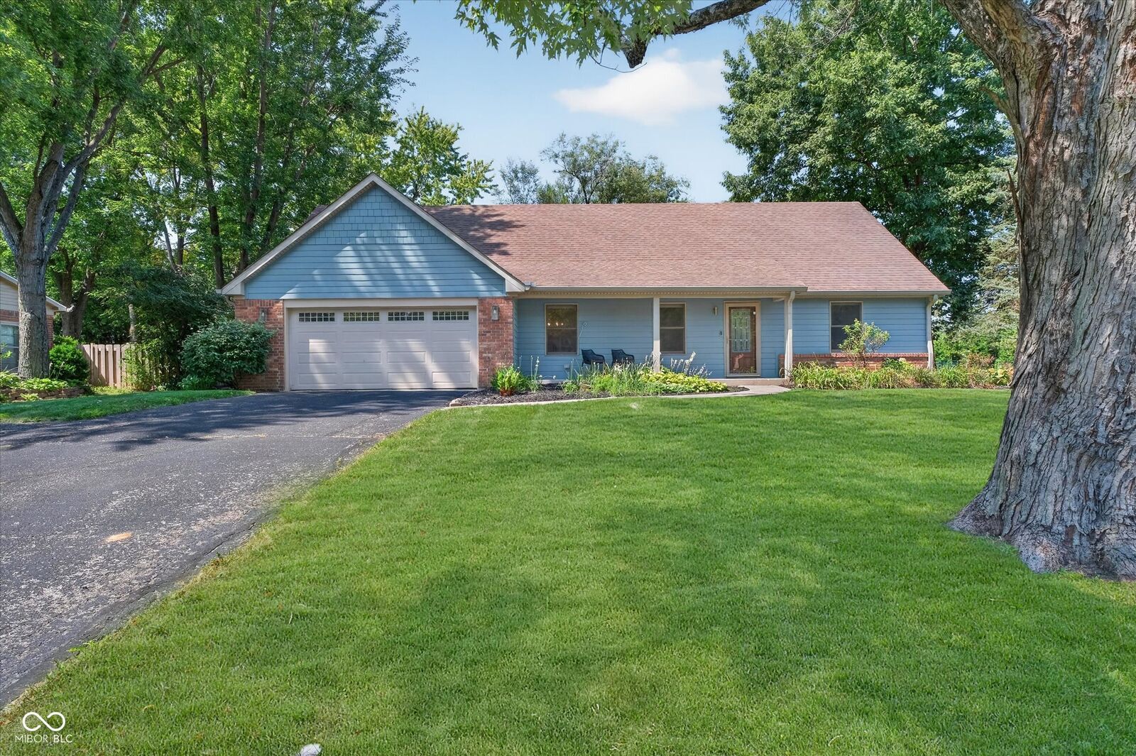 Property Photo: 242 Beechmont Drive IN 46032