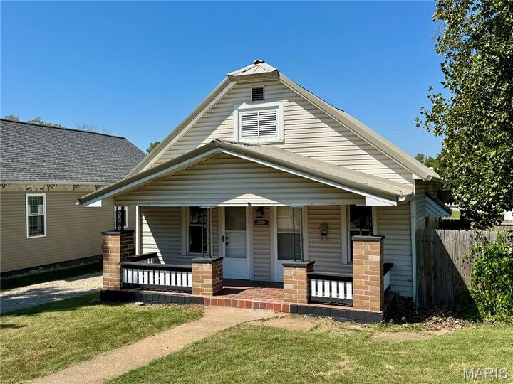 Property Photo:  607 N Desloge Drive  MO 63601 