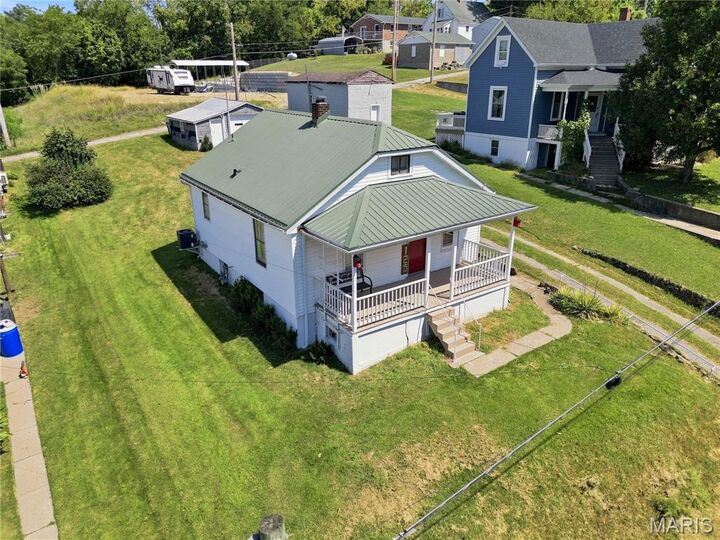 Property Photo:  125 E 9th Street  MO 65041 