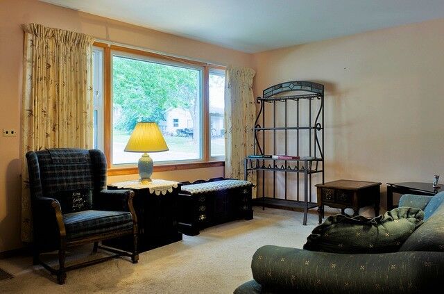 Property Photo:  576 Elm Street  IL 60140 