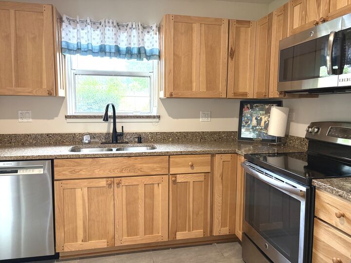 Property Photo:  140 W Golf Road A  IL 60048 