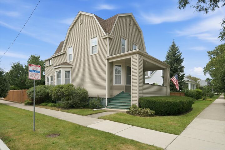 Property Photo: 4246 Blanchan Avenue IL 60513
