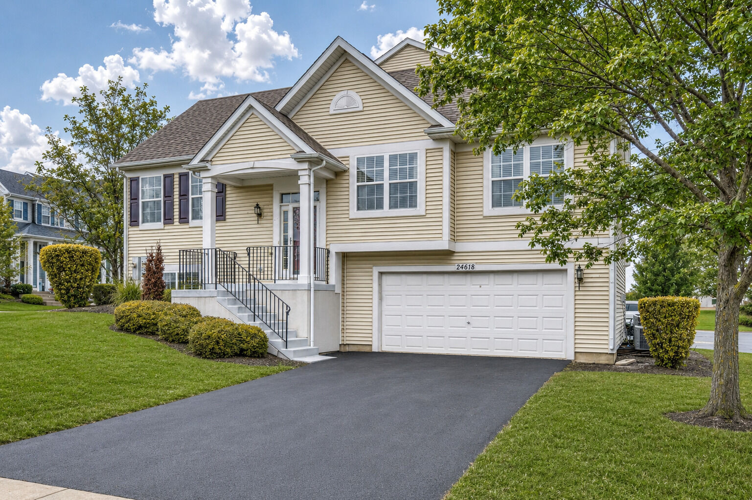 Property Photo:  24618 George Washington Drive  IL 60544 