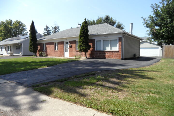 Property Photo:  1360 N Elmwood Drive  IL 60506 