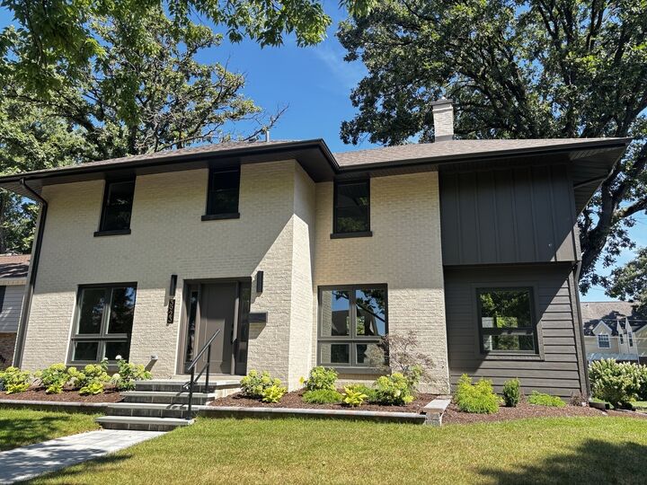 Property Photo:  3923 Clausen Avenue  IL 60558 