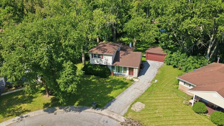 Property Photo:  8 Mantua Court  IL 60466 