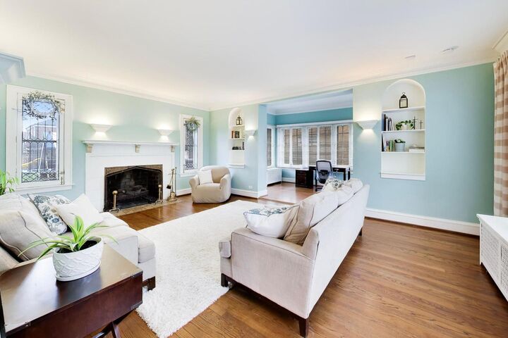 Property Photo: 10041 S Hoyne Avenue IL 60643