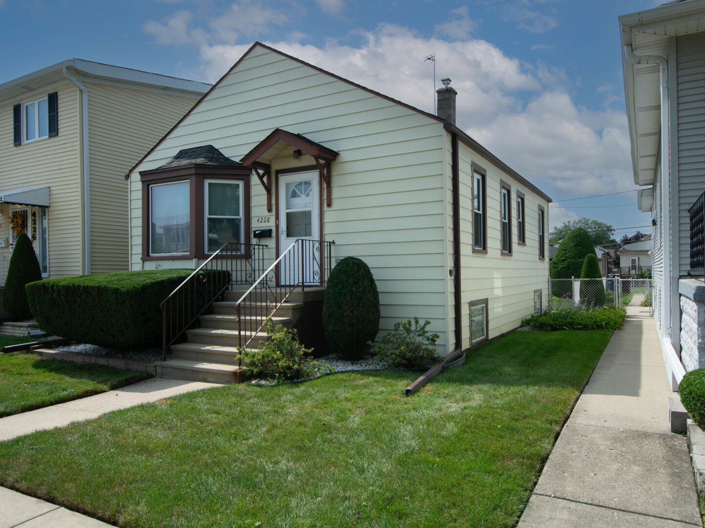 Property Photo:  4228 N Overhill Avenue  IL 60706 