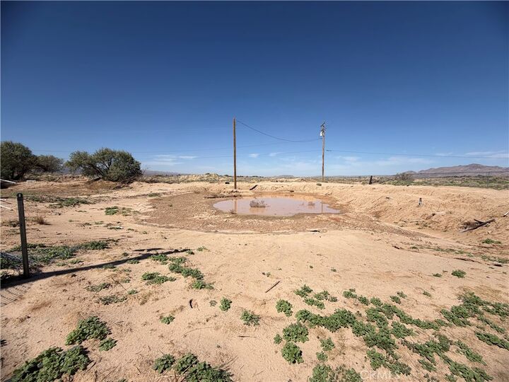 Property Photo: 33803 Suffoch CA 92365