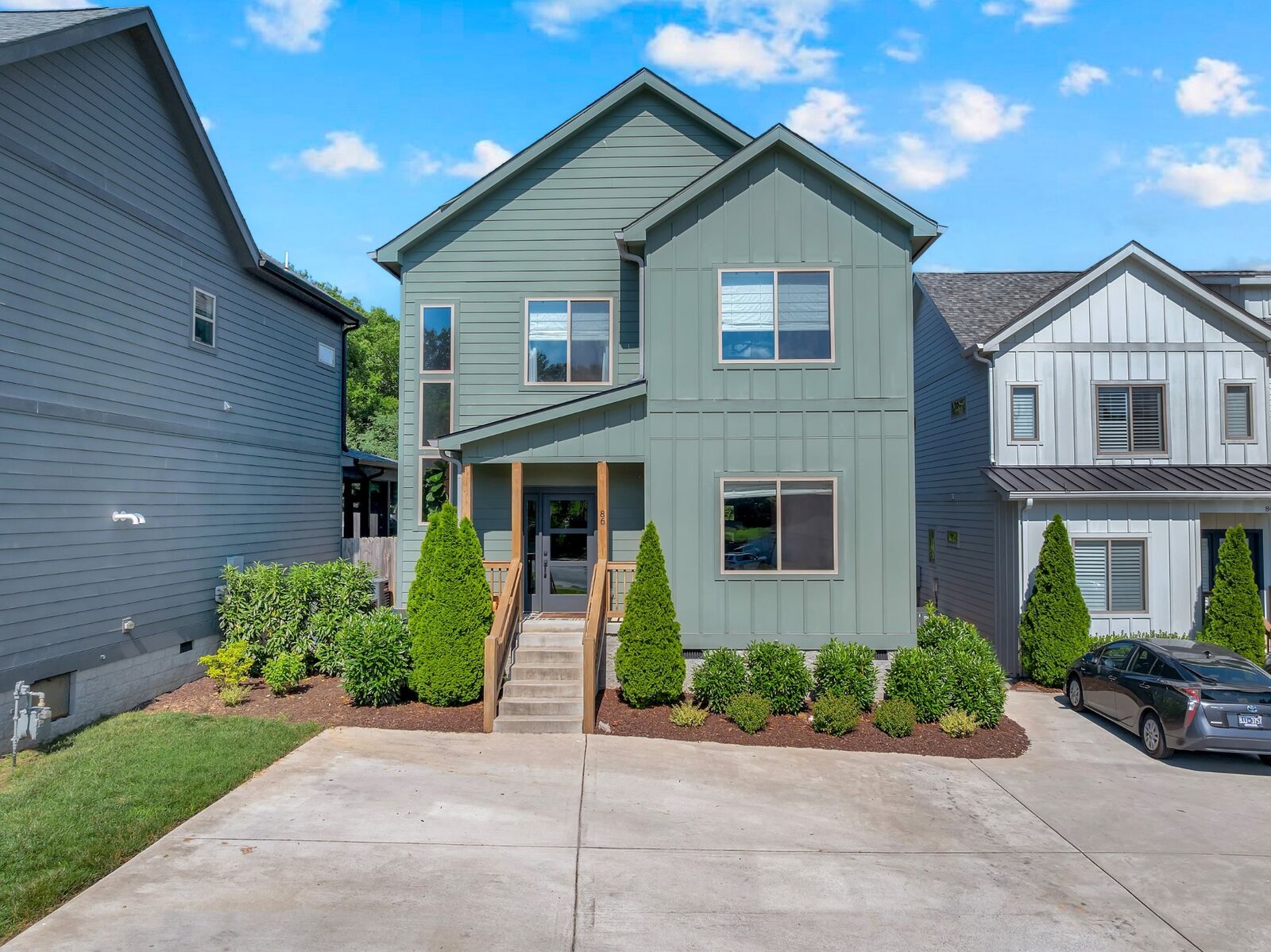 Property Photo:  86 Antioch Pike  TN 37211 
