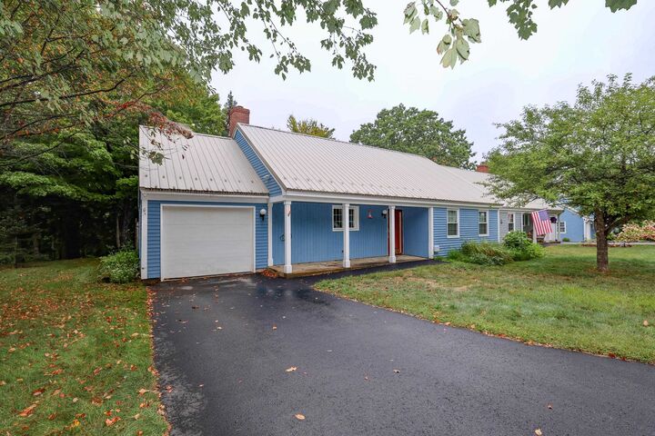 Property Photo:  14 Oak Drive  NH 03220 