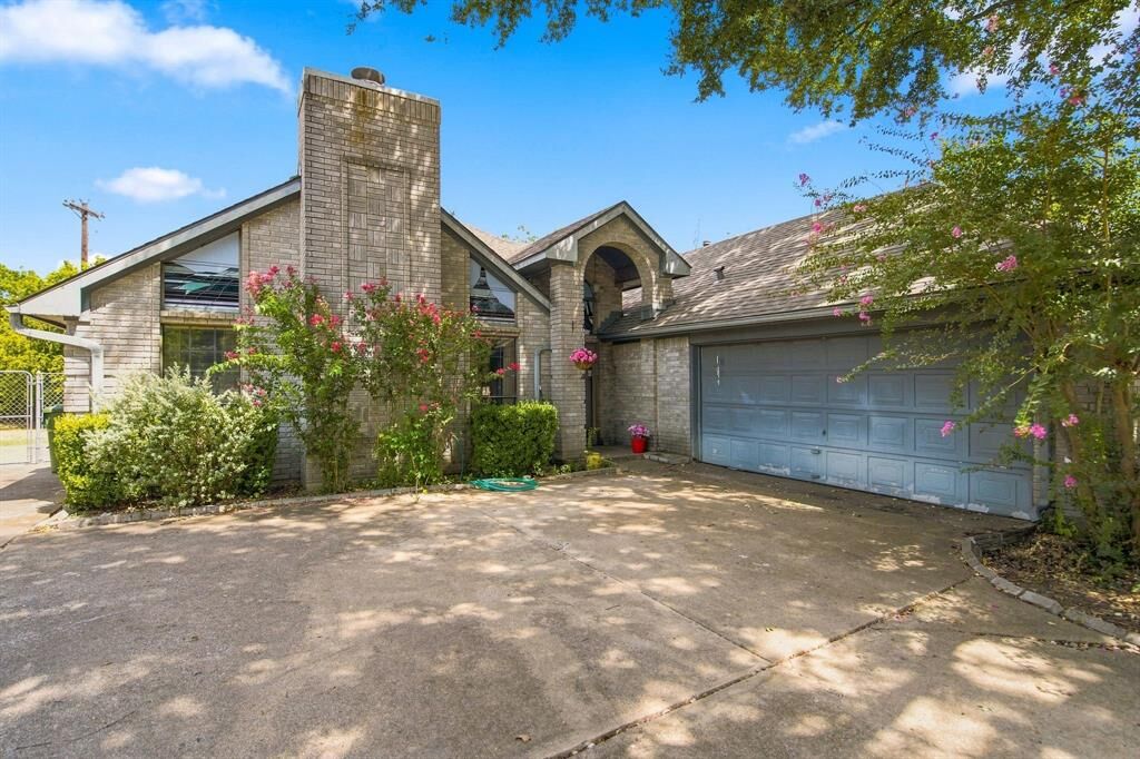 Property Photo:  1100 Coker Drive  TX 75028 