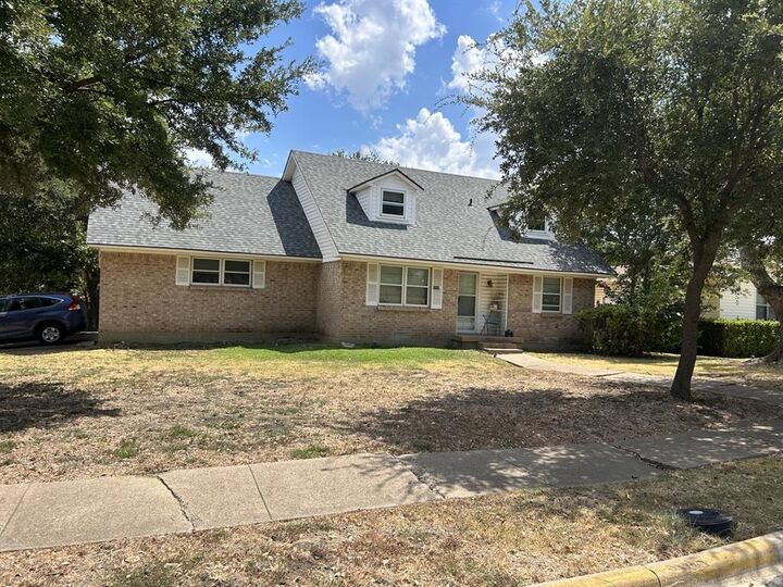Property Photo: 2202 Candleberry Drive TX 75149