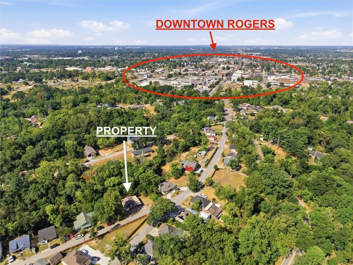 Property Photo:  608 S Cresent Street  AR 72756 