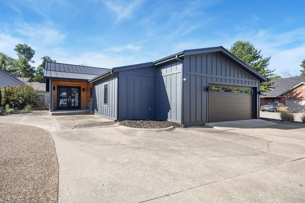 Property Photo:  1517 Bella Vista Road  AR 72712 