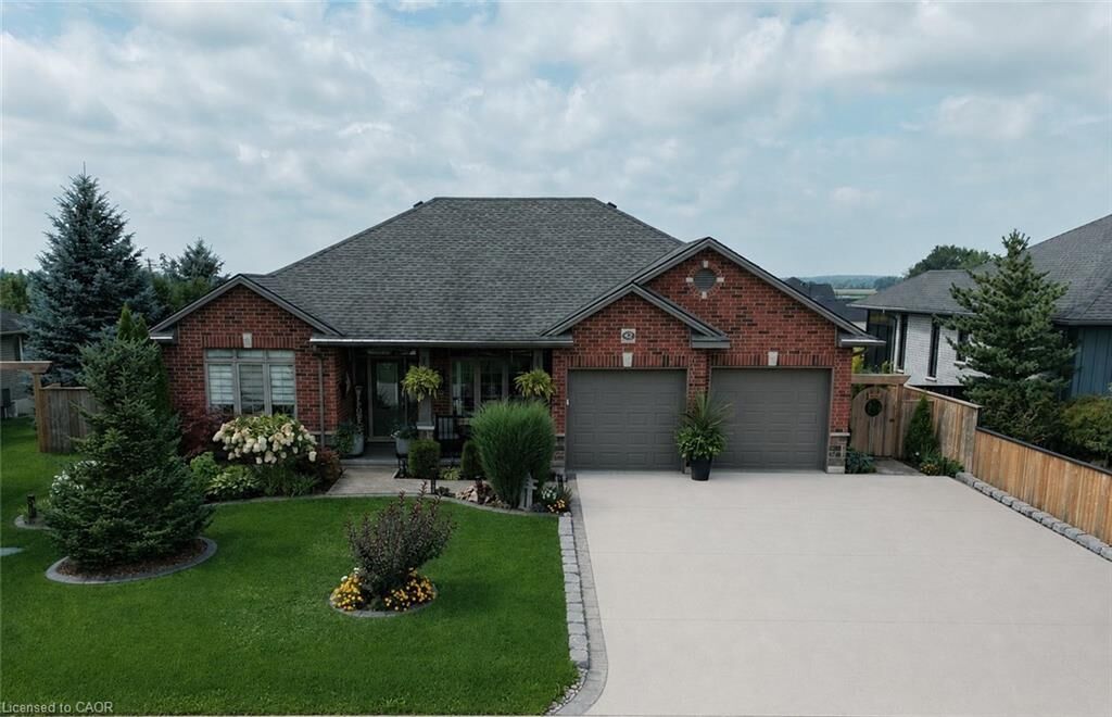 Property Photo:  42 Graydon Drive  ON N0J 1N0 