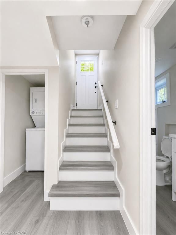 Property Photo:  264 Thayer Avenue Lower  ON L9A 1J7 
