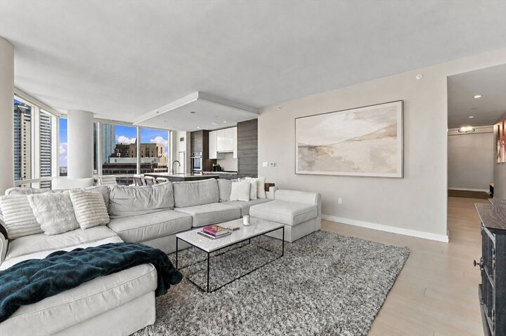 Property Photo:  1 Franklin St 2604  MA 02110 