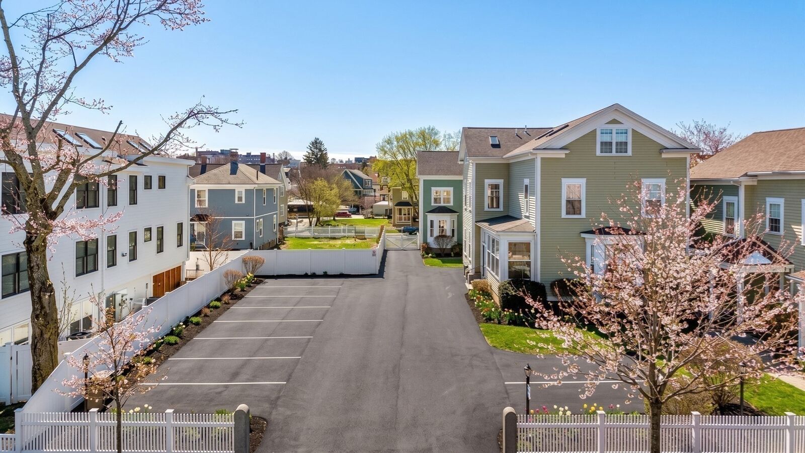 Property Photo: 121 E Cottage St U-4 MA 02125