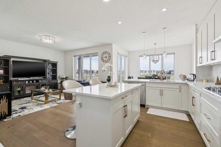 Property Photo:  375 Corner Meadows Avenue NE  AB T3N 1X7 
