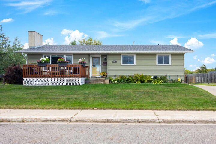 Property Photo: 101 Thicket Drive AB T9H 3C3