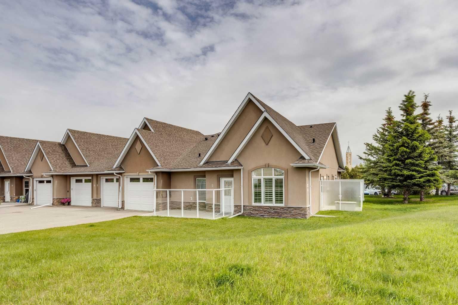Property Photo: 20 River Heights View 2 AB T4C 0M9