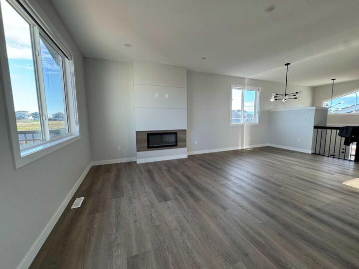 Property Photo:  10210 128 Avenue B  AB T8V 6S9 