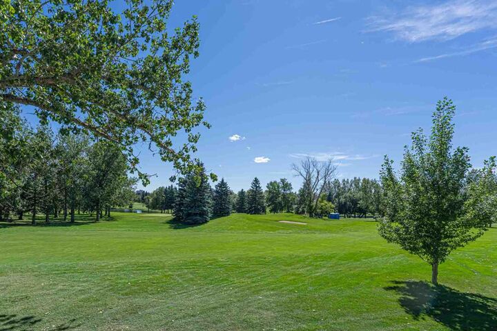 Property Photo: 24 Hemlock Crescent SW 3302 AB T3C 2Z1