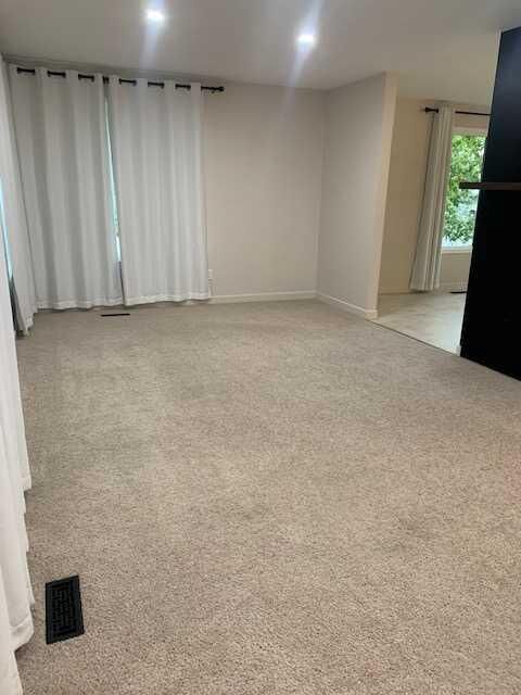 Property Photo:  125 Pensacola Court W  AB T1K 4R7 