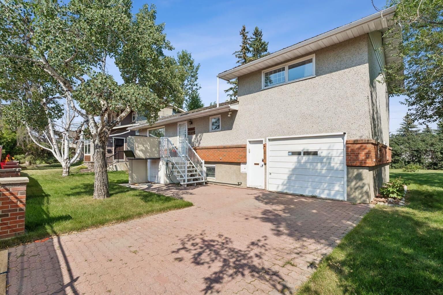 Property Photo: 8832 34 Avenue NW AB T3B 1R8