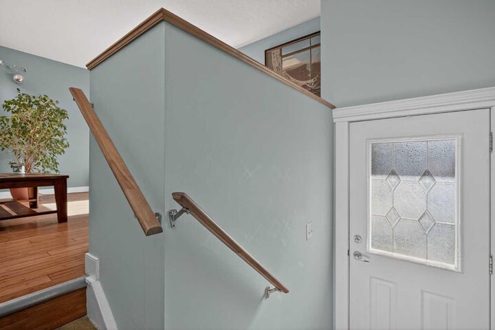 Property Photo:  13 Taraglen Road NE  AB T3J 2N7 