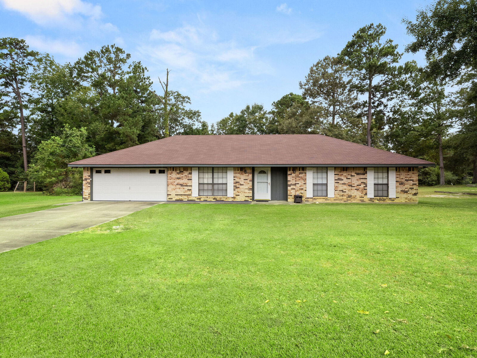 Property Photo:  176 Old Oak Ln  LA 71446 