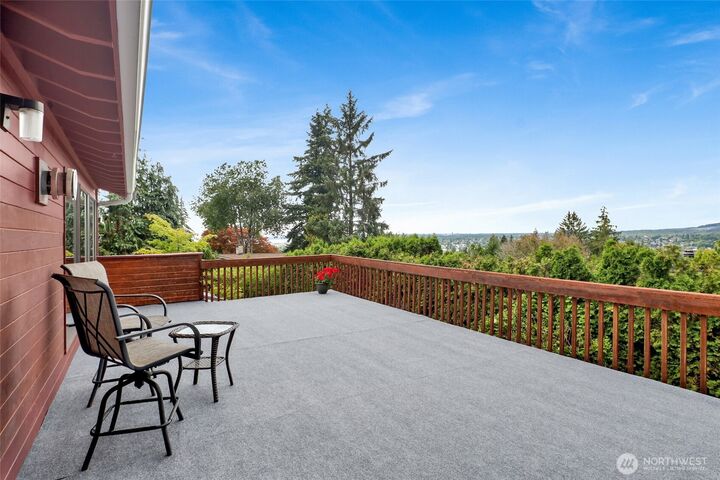 Property Photo: 1225 Verona Street WA 98229
