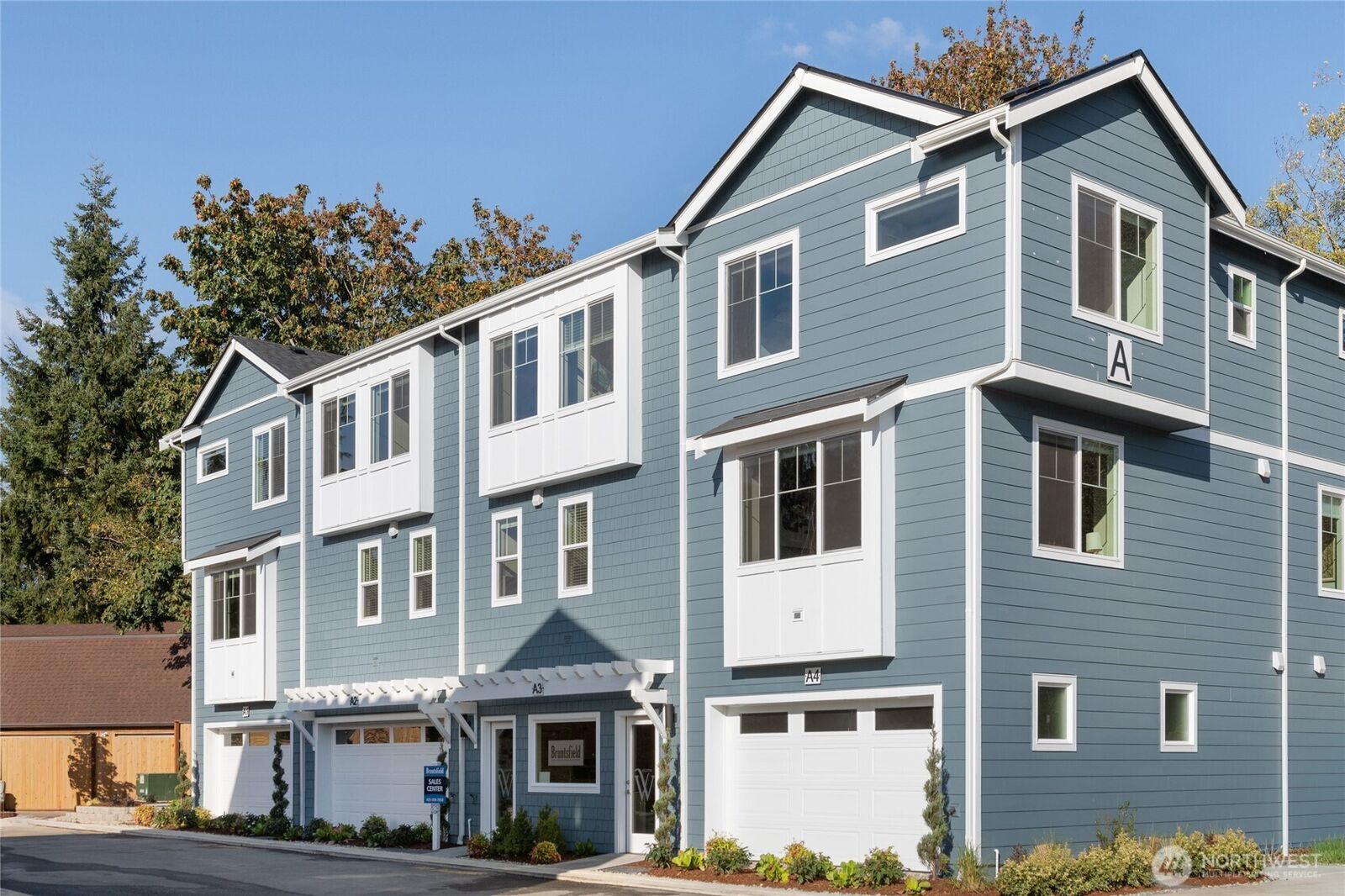 Property Photo:  14424  Madison Way H2  WA 98087 