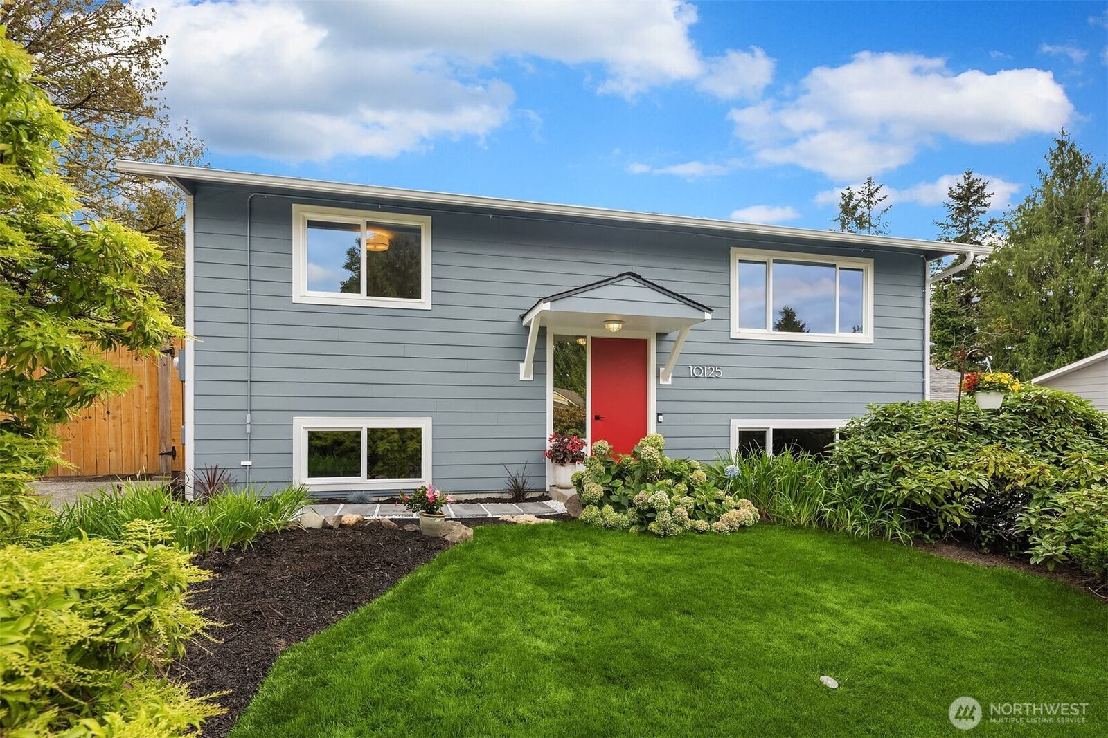 Property Photo:  10125 NE 202nd St  WA 98011 