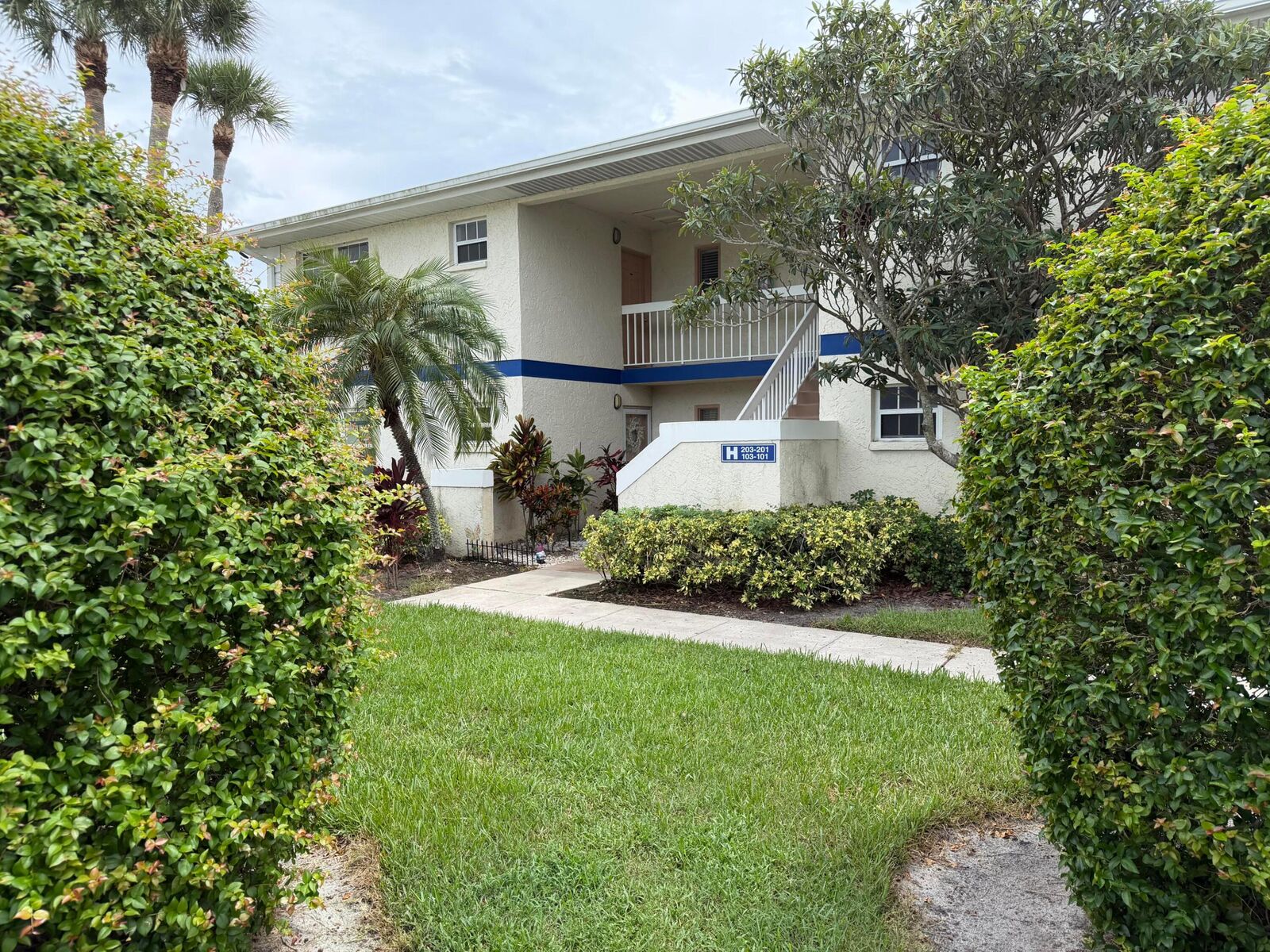 Property Photo: 1512 SE Royal Green Circle 203 FL 34952