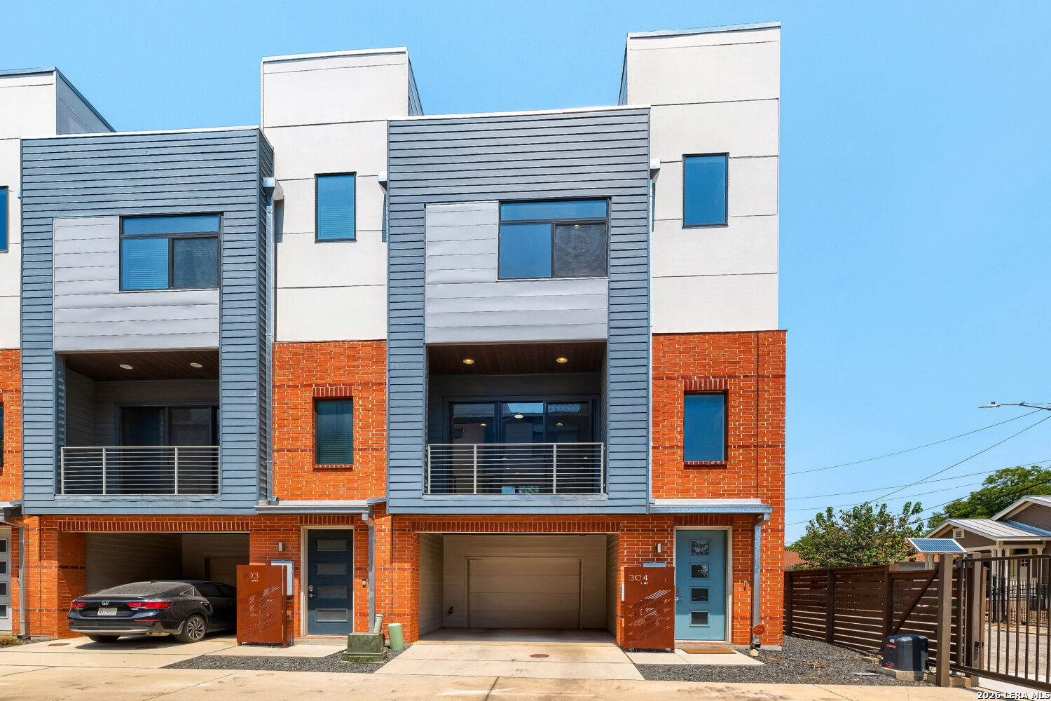 Property Photo:  1606 N Hackberry Unit 304  TX 78208 